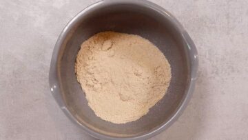 Low Carb Pommes: Mahlen