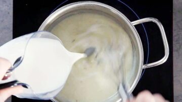 Low Carb Puddingkuchen ohne Zucker: Erwärmen