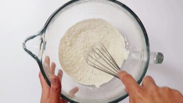 Low Carb Quark-Öl-Teig ohne Mehl: Mischen