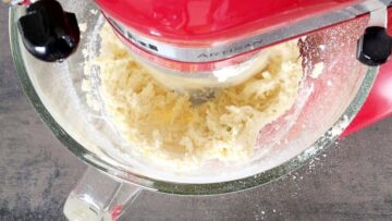 Low Carb Quarkbällchen ohne Zucker: Einrühren