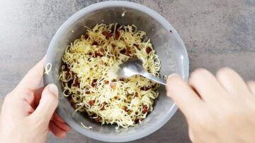 Low Carb Quiche Lorraine ohne Mehl: Mischen