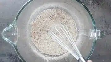 Low Carb Schokomuffins: Mischen