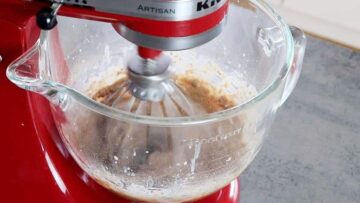 Low Carb Schokomuffins: Rühren