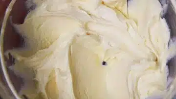 Low Carb schwedische Mandeltorte ohne Zucker: Abkühlen