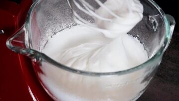 Low Carb schwedische Mandeltorte ohne Zucker: Aufschlagen