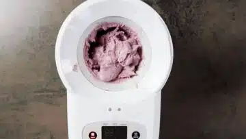 Low Carb Skyr Eis ohne Zucker: Umrühren