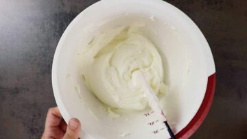 Low Carb Spaghetti Eis Dessert ohne Zucker: Unterheben