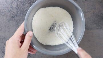 Low Carb Tassenkuchen: Mischen