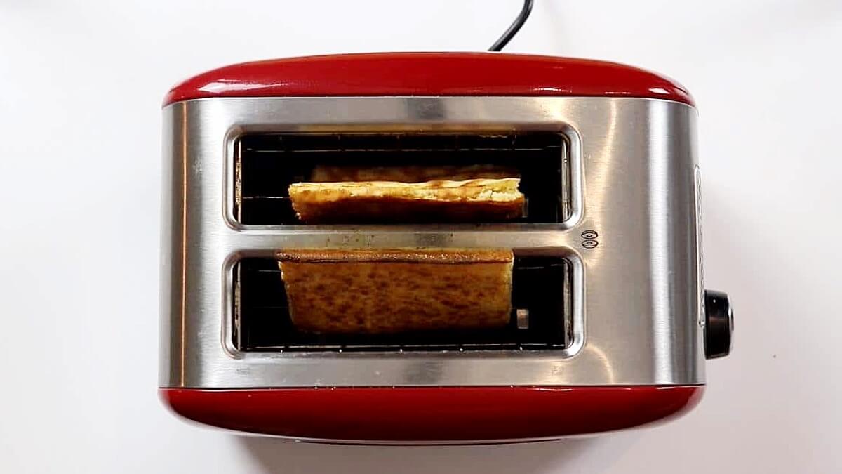 Low Carb Toast: Toasten