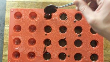 Low Carb Toffifee ohne Zucker: Umfüllen