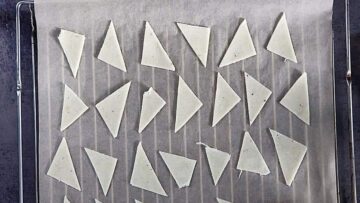 Low Carb Tortilla Chips: Backen