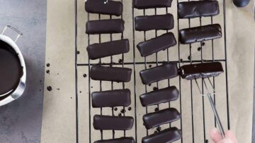 Low Carb Twix ohne Zucker: Dekorieren