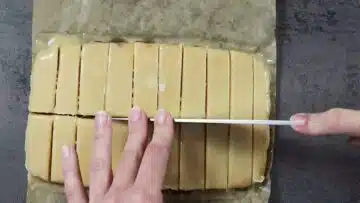 Low Carb Twix ohne Zucker: Schneiden