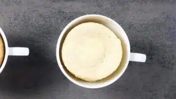 Low Carb Zitronen Tassenkuchen ohne Zucker: Erhitzen