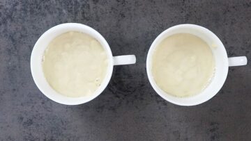 Low Carb Zitronen Tassenkuchen ohne Zucker: Verteilen