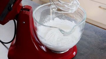 Low Carb Zitronenkuchen vom Blech: Aufschlagen