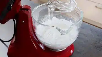 Low Carb Zitronenkuchen vom Blech: Aufschlagen