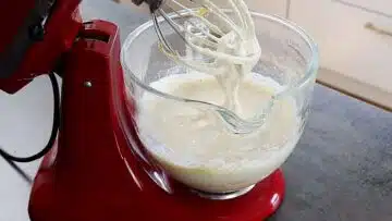 Low Carb Zitronenkuchen vom Blech: Mischen