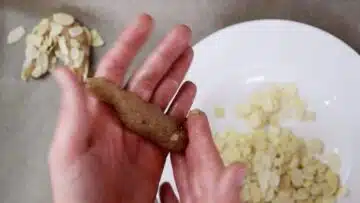 Mandelhörnchen ohne Zucker: Formen