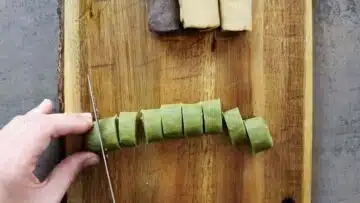 Matcha Kekse: Schneiden
