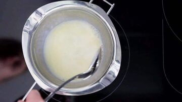 Mohnback ohne Zucker selber machen: Schmelzen