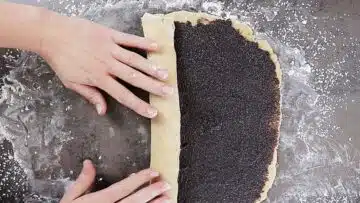 Mohnschnecken ohne Zucker: Aufrollen