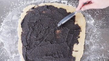 Mohnschnecken ohne Zucker: Bestreichen
