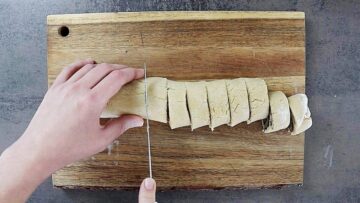 Mohnschnecken ohne Zucker: Schneiden