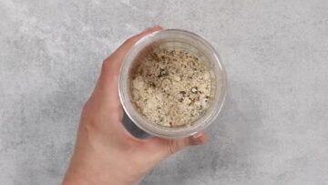 Nusskekse ohne Mehl und Zucker: Zerkleinern