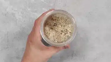 Nusskekse ohne Mehl und Zucker: Zerkleinern