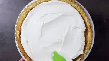 Obstkuchen ohne Zucker: Verstreichen