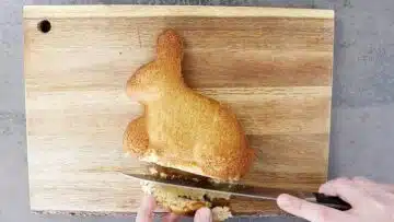 Osterhase ohne Zucker: Schneiden