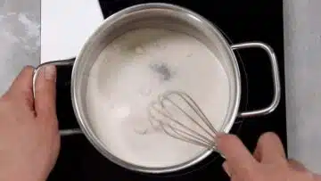 Panna Cotta Torte ohne Zucker: Vermischen