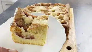 Pflaumenkuchen ohne Zucker: Schneiden