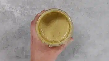 Pistazieneis ohne Zucker: Rühren