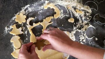 Plätzchen mit Mandelmehl: Ausstechen