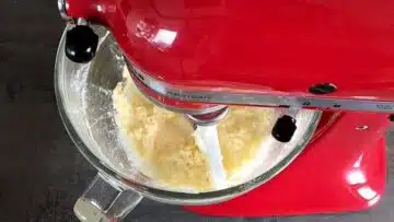 Plätzchen mit Mandelmehl: Verrühren