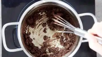 Puddingpulver ohne Stärke: Rühren