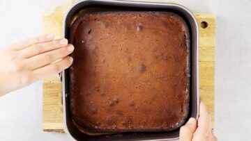 Rotweinkuchen ohne Zucker und Mehl: Abkühlen