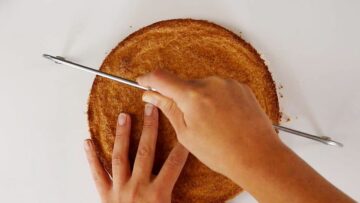 Rumbombe ohne Zucker: Schneiden