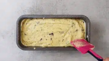 Schokino Kuchen ohne Zucker: Umfüllen