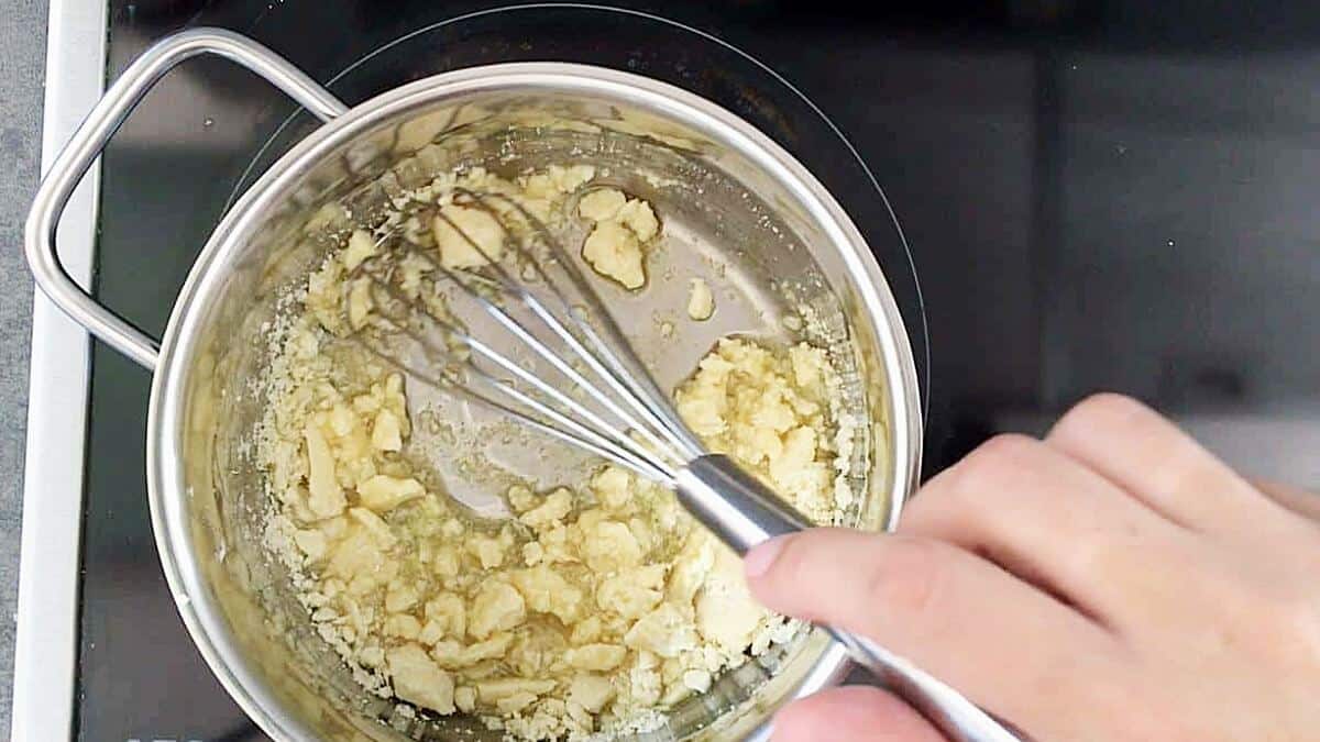 Schokolade ohne Zucker selber machen: Schmelzen