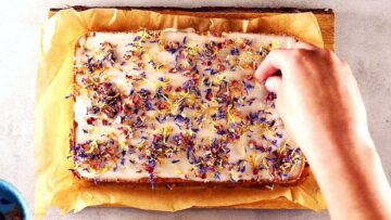 Selterskuchen ohne Zucker: Dekorieren