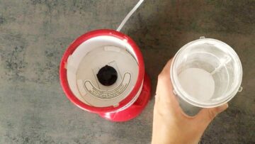 Weiße Schokolade ohne Zucker selber machen: Mahlen