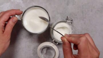 Weiße Trinkschokolade ohne Zucker: Fertigstellen