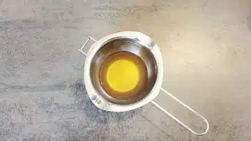 Zartbitterschokolade ohne Zucker: Schmelzen