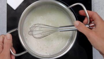 Zitronen Buttermilch Dessert ohne Zucker: Kochen