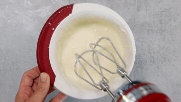 Zitronen Buttermilch Dessert ohne Zucker: Rühren