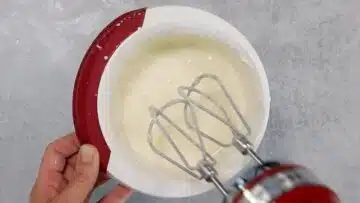 Zitronen Buttermilch Dessert ohne Zucker: Rühren