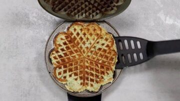 Zucchini Waffeln ohne Mehl: Backen